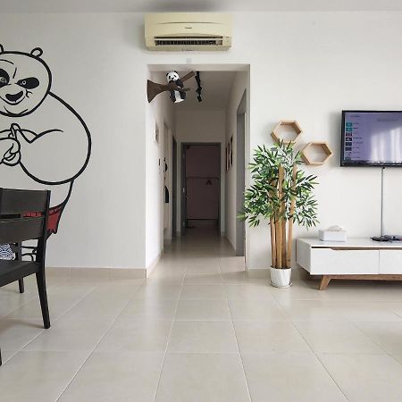 Teluk Panglima GarangNetflix Panda House 3B2R Rimbayu Kota Kemuning With Atari Gamesアパートメント エクステリア 写真